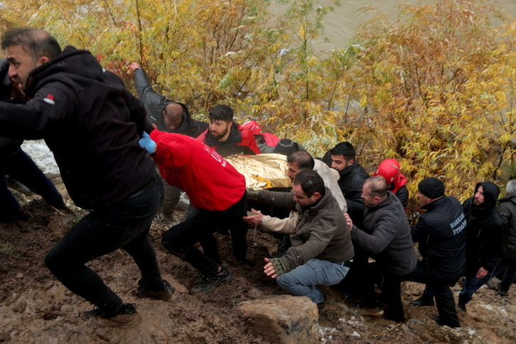 A A 20251116 39724175 39724171 H A