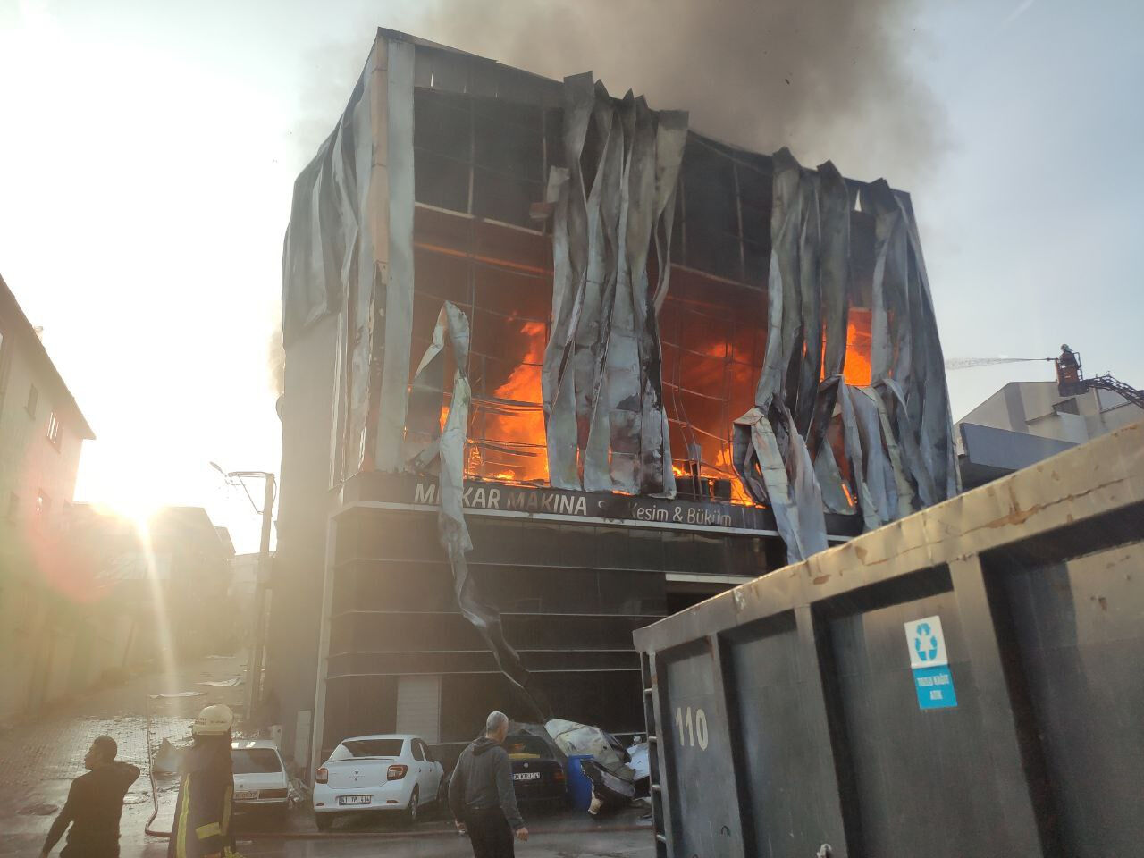 Kocaelide Parfum Deposunda Yangin 6 Kisi Hayatini Kaybetti 3 Kisi Icin Gozalti Karari 17626003379212 1