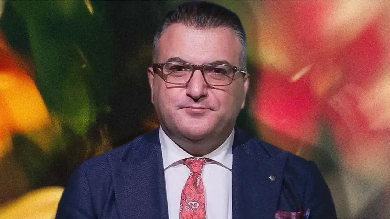 Aylarca yazdı… Tek kararla geri adım attı!  Cem Küçük’ten tarihi geri vites