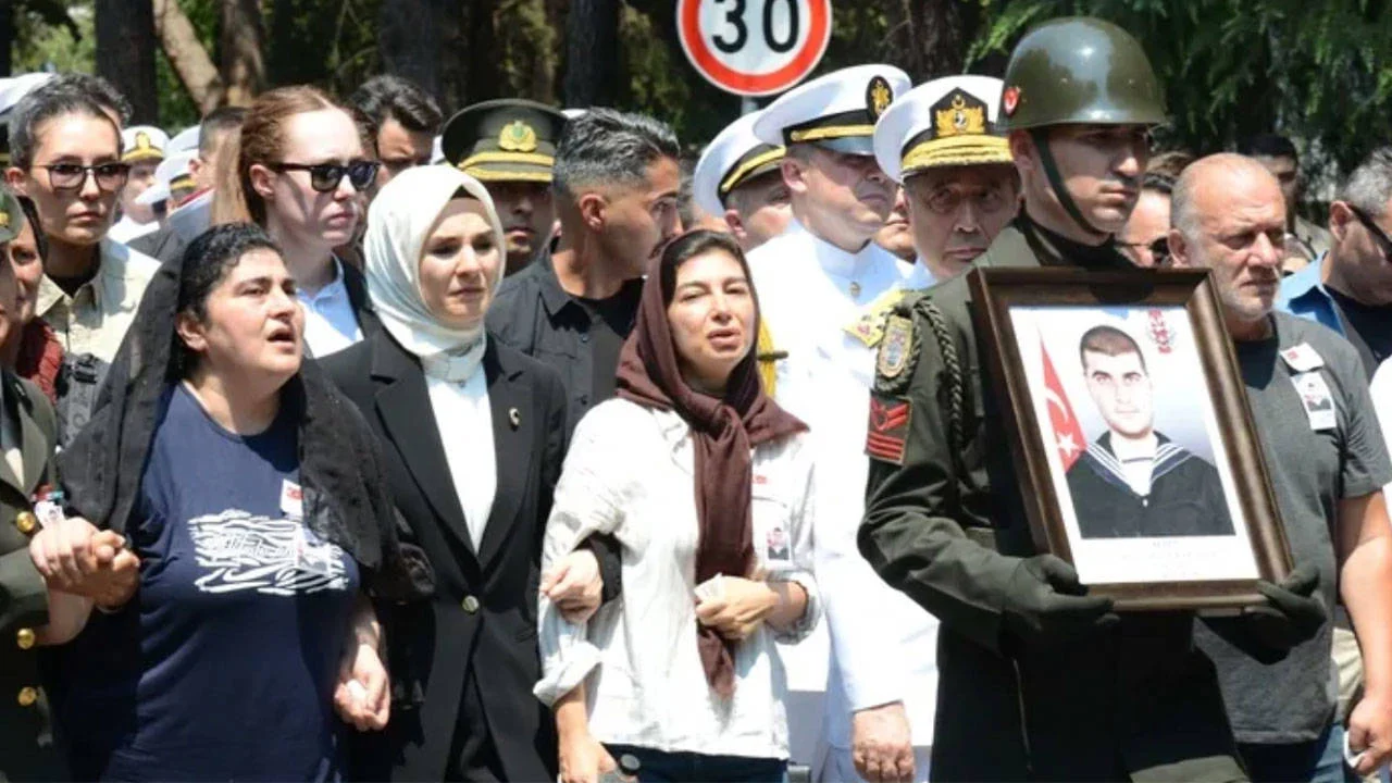 Susuzluktan Olen Askerin Annesi Oglum Susuzlugu Anlatti Ben Kahroldum