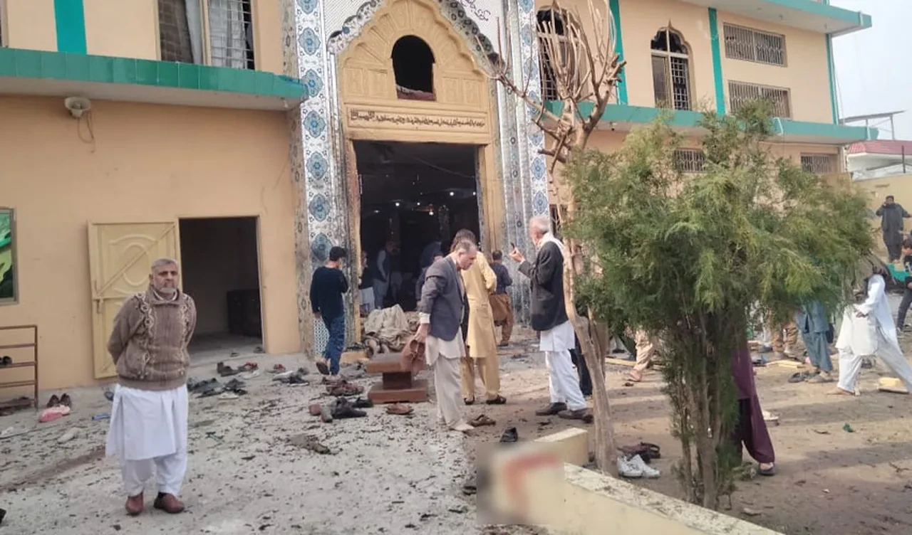 Pakistanda Cuma Namazi Sirasinda Patlama Cok Sayida Olu Ve Yarali Var 3280695 202602061309 3