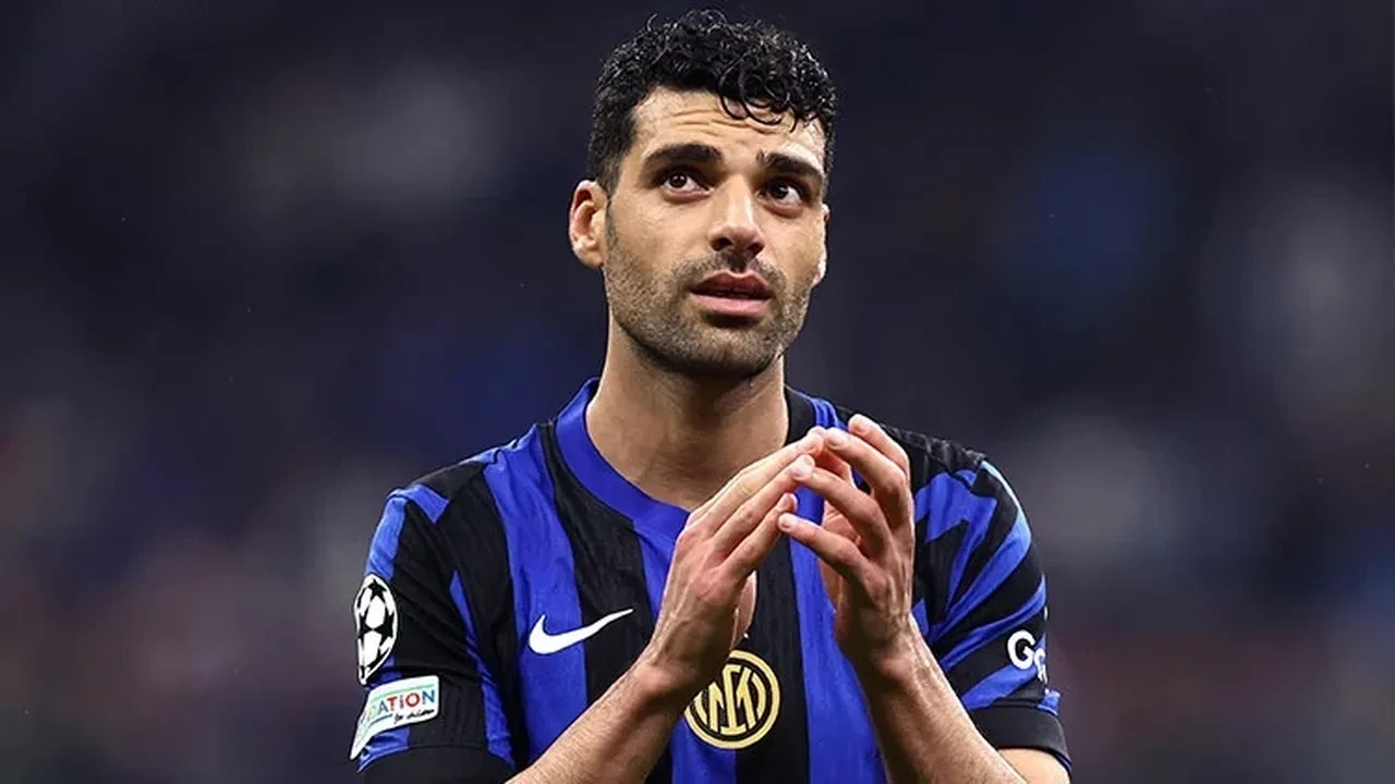 Dunyaca Unlu Golcunun Vatan Sevgisi Kariyerinin Onune Gecti Yildiz Isim Iranda Savasm 3285889 202603031149 1