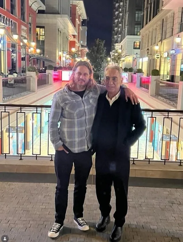 Vikings Yildizi Istanbula Geldi Adnan Polatla Bulustu