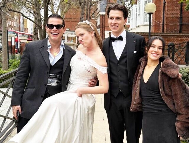 3874124 0638C0F6Ba4C204675Fb8F4381D3Afe5 640X640