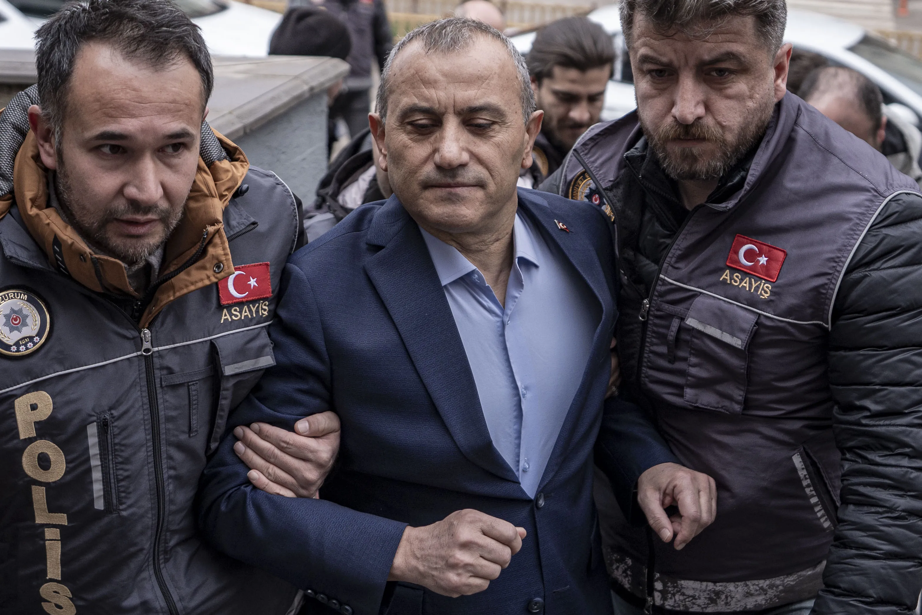 Aa 20260421 41165680 41165679 Gulistan Doku Sorusturmasinda Donemin Tunceli Valisi Tuncay Sonel Adliyeye Sevk Edildi