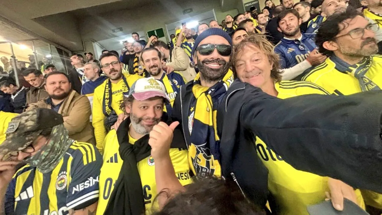 Fenerbahce Efsanesi Tribunde 2020Yi Tekrarladi Kamufle Olup Taraftarin Icine Karisti 1782016 Photogallery 20260405210446 5
