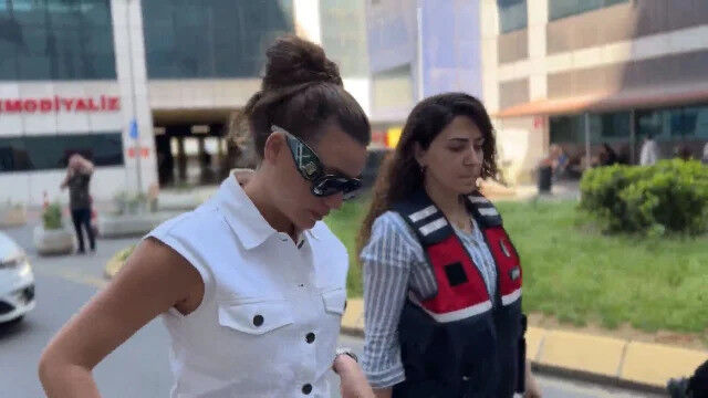 Gozaltina Alinan Serenay Sarik 1988 Sn27