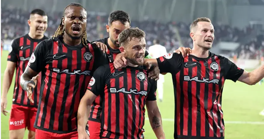 Çorum FK Süper Lig yolunda finalde