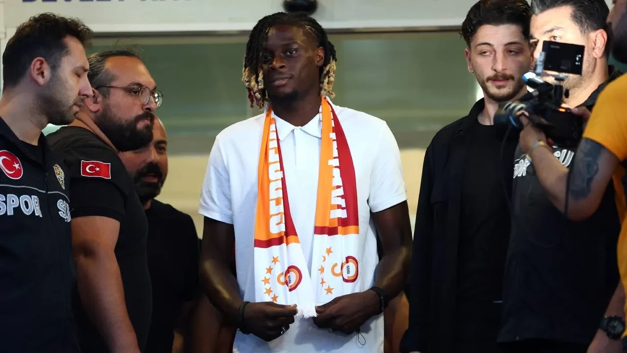 Galatasarayin Yeni Transferi Ugochukwu Istanbula Geldi Genc Oyuncu Ilk Aciklamasini Y 3347312 202607132159 3
