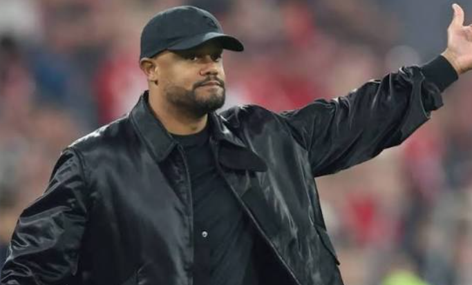 Bayern Münih'te şok! Vincent Kompany antrenmanda yere yığıldı