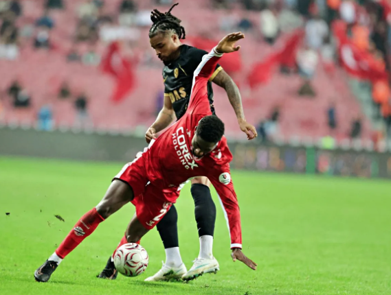 Zirvenin yeni sahibi Amedspor! Süper Lig'de dengeler değişti